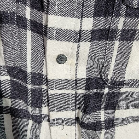 Bundle of 2 Slim-Fit Built-In Flex Everyday Plaid & Red Shirt Men's Size M - Picture 7 of 12